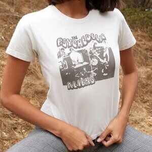 🌀🌈 Brandy Melville Psychedelic Aliens Cotton Tee – Women’s 🌈🌀